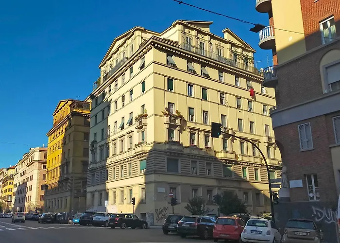 Casa Giuliana -3Br 2Bath Flat, 116 M2 On One Level, 2Nd Floor With Lift, High Comfort, Quite, Chic, Condo Doorman, 600 Meters From Vatican Museums And Ottaviano Metro, Plenty Of District Facilities, Welcome Drinks & Local Guide, 24 Hour 4 Language Su